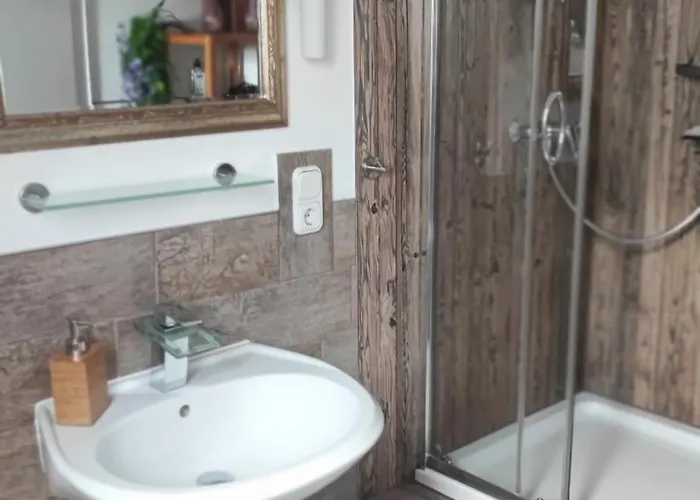 Jani فندق مبيت وإفطار *