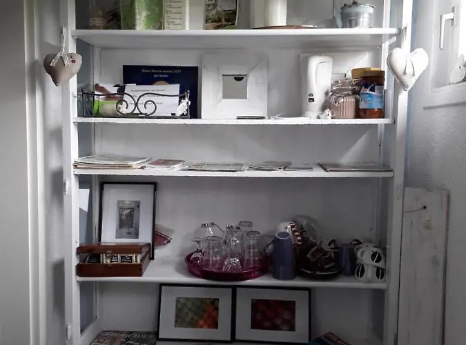 Jani فندق مبيت وإفطار *